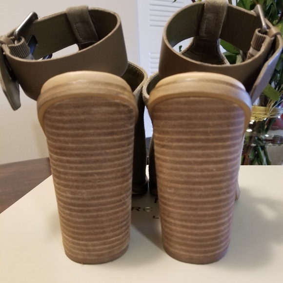 ⬇️ Marc Fisher Vashi Sandals medium green suede - Picture 13 of 16